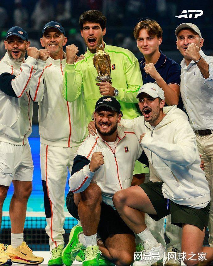 开云入口-阿昺张帅袁悦初五组团赢球，阿卡暴扫菲斯，小白菜完败丢冠