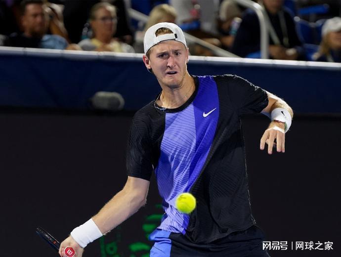 开云入口-阿昺张帅袁悦初五组团赢球，阿卡暴扫菲斯，小白菜完败丢冠