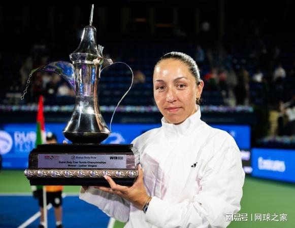 开云入口-阿昺张帅袁悦初五组团赢球，阿卡暴扫菲斯，小白菜完败丢冠