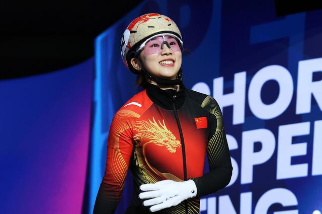 开云入口-距领奖台一步之遥，短道小将杨婧茹还想滑得更快