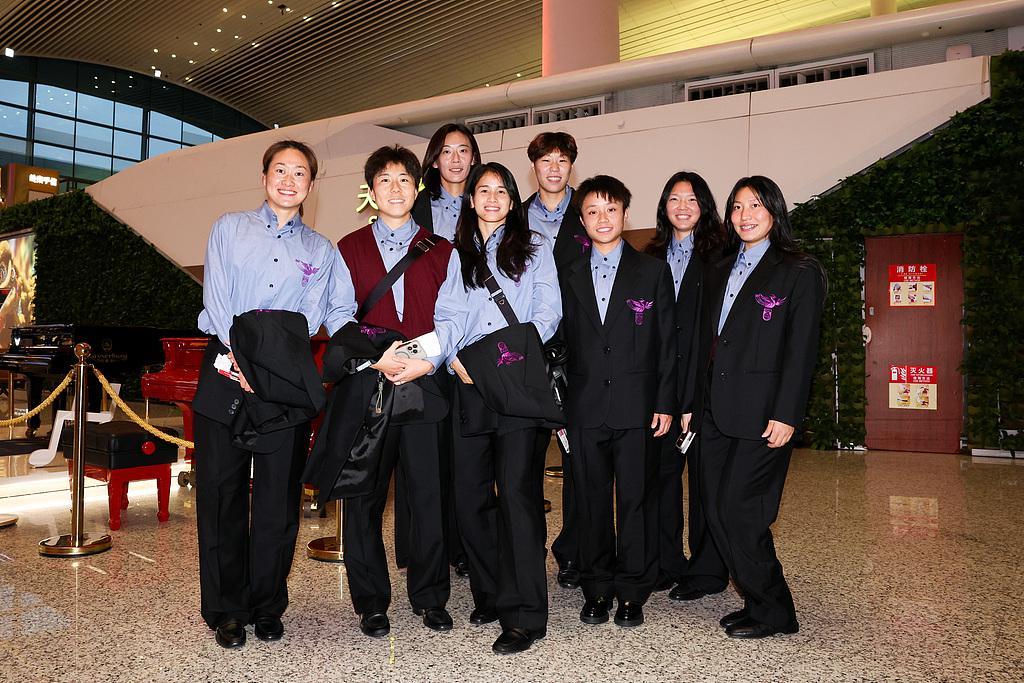 开云在线-体坛联播|中国队今日再冲两金,短道速滑追平历届最差成绩